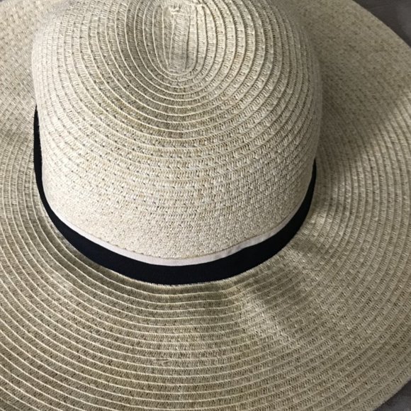 Hat - Picture 3 of 3